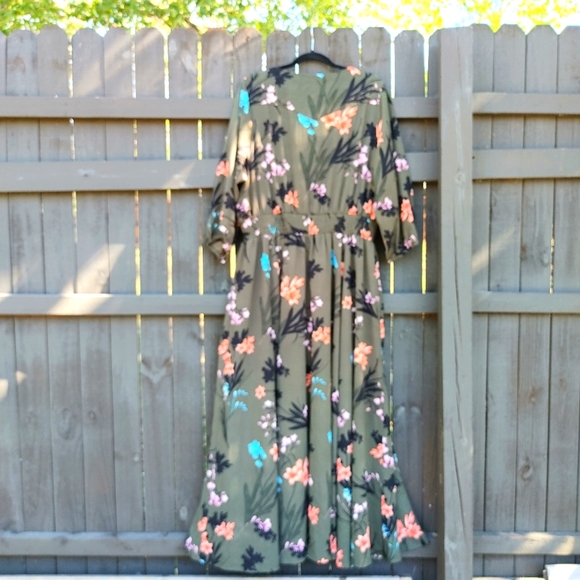 City Chic Floral Bohemian Maxi Dress Size XL/22 - Picture 7 of 10
